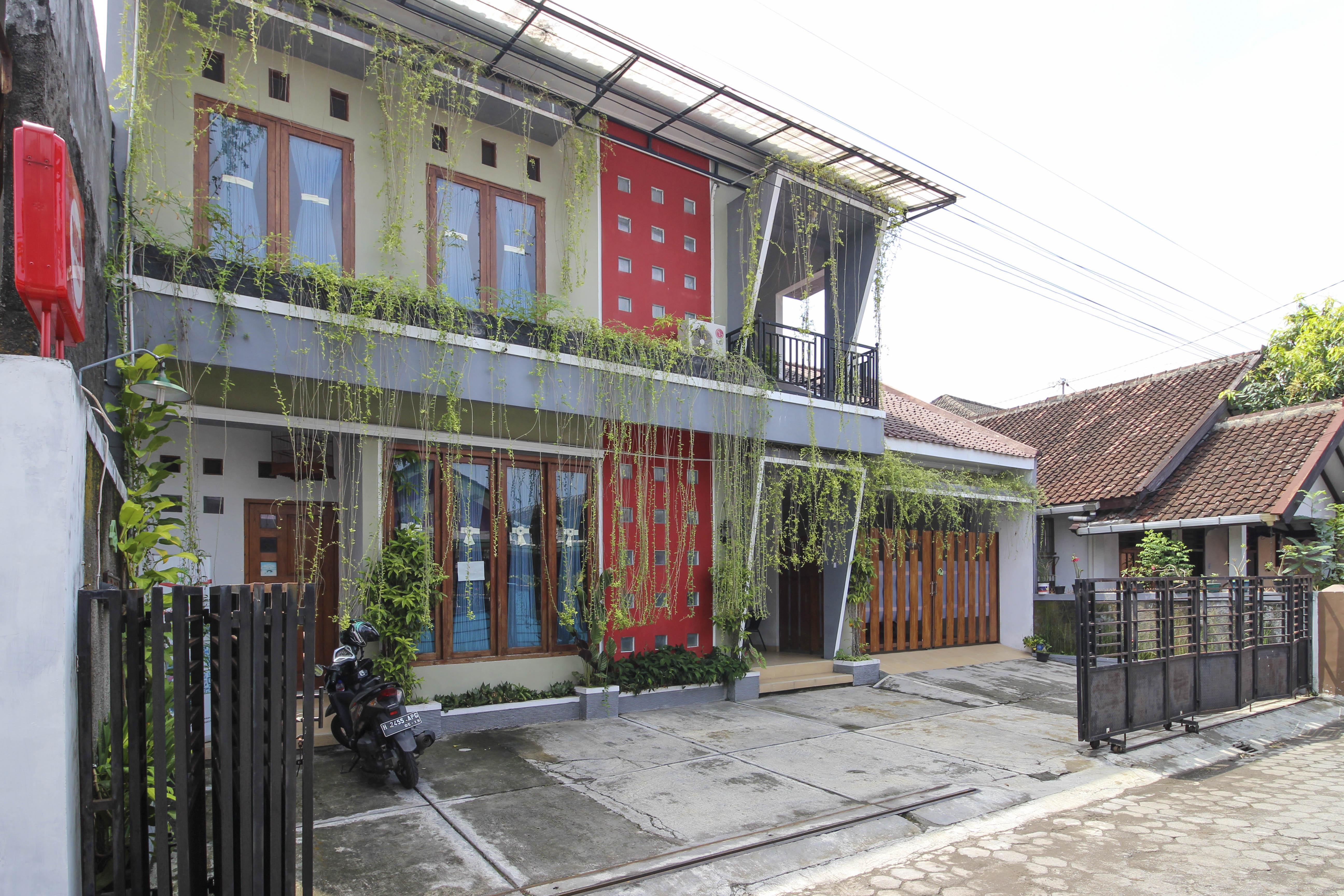 Reddoorz Near Hartono Mall Kejayan Exteriér fotografie