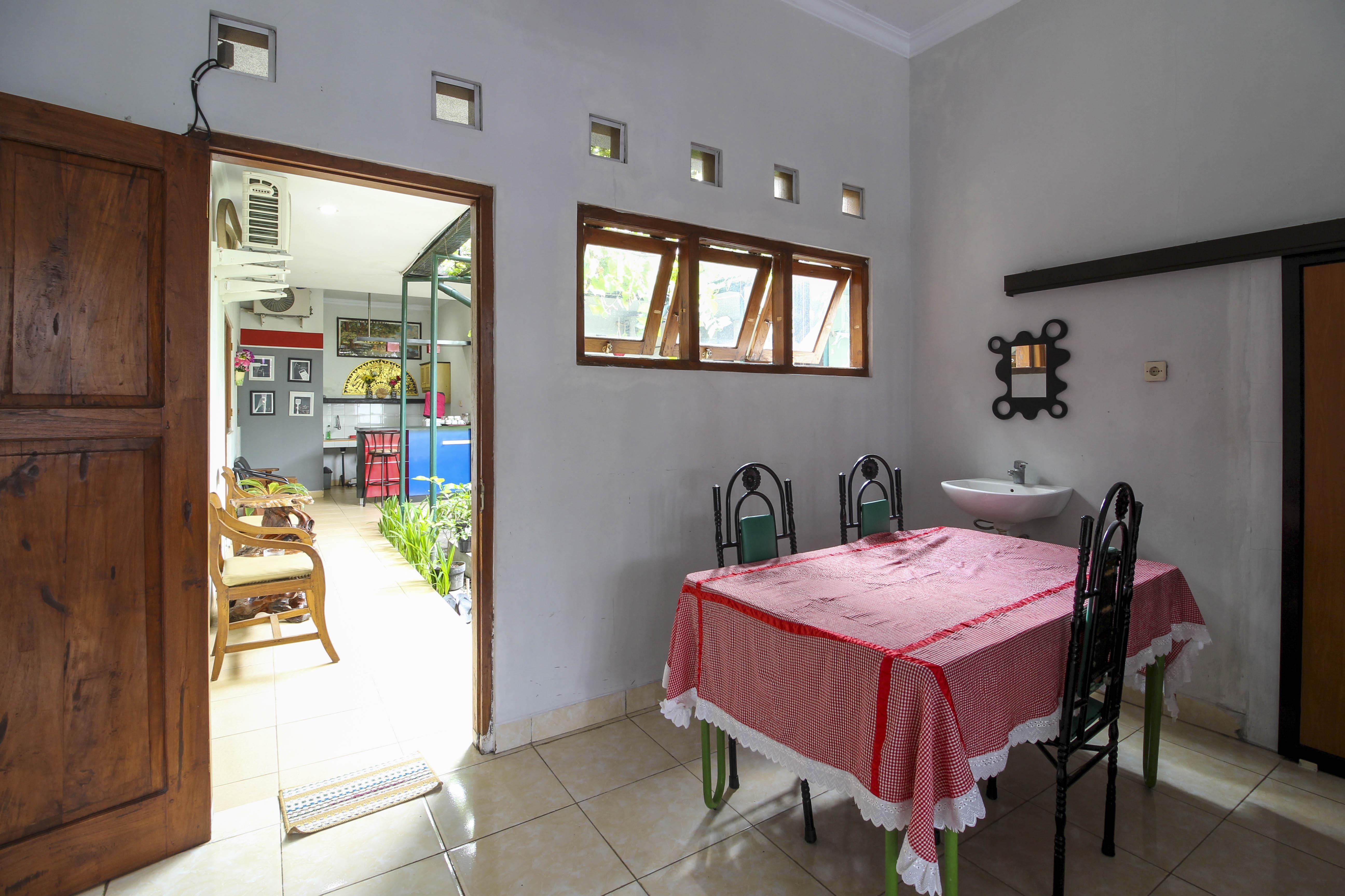 Reddoorz Near Hartono Mall Kejayan Exteriér fotografie