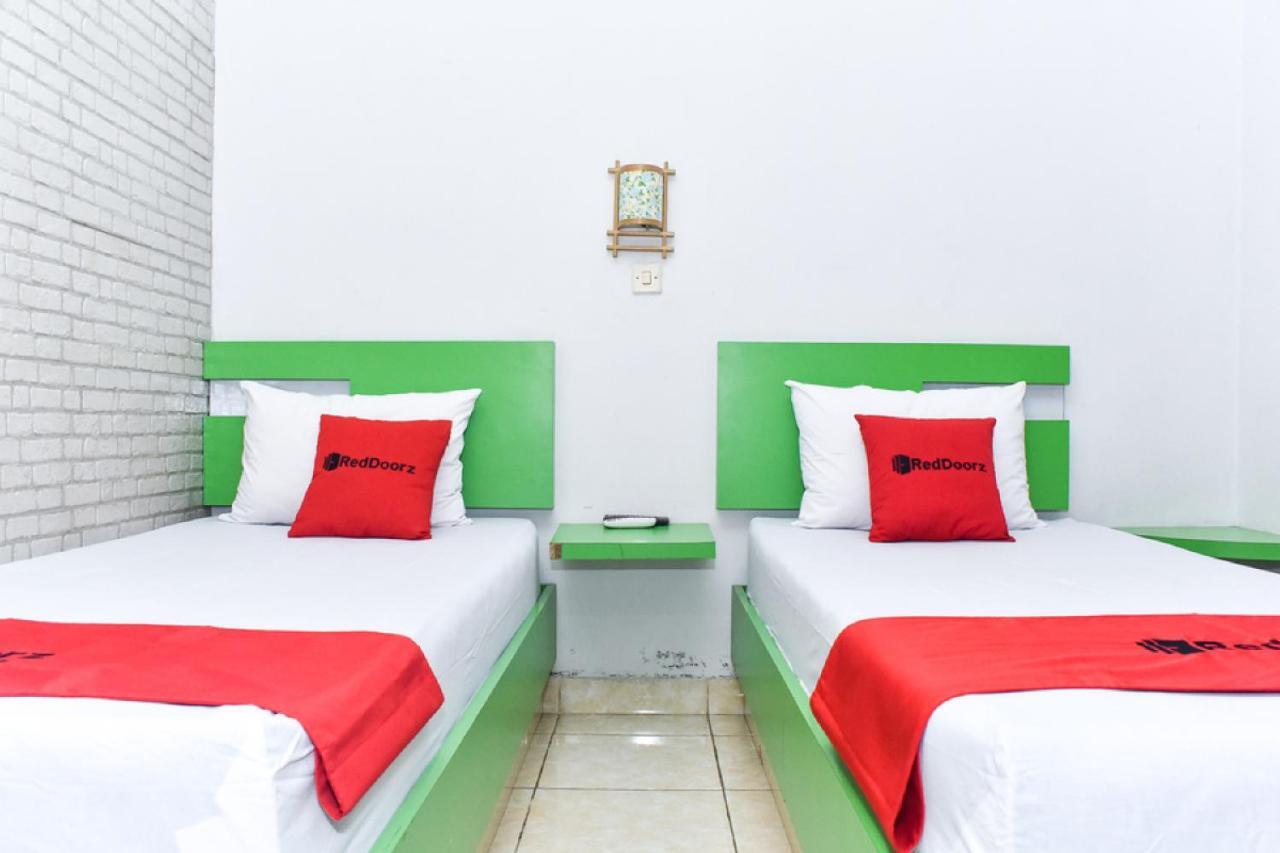 Reddoorz Near Hartono Mall Kejayan Exteriér fotografie